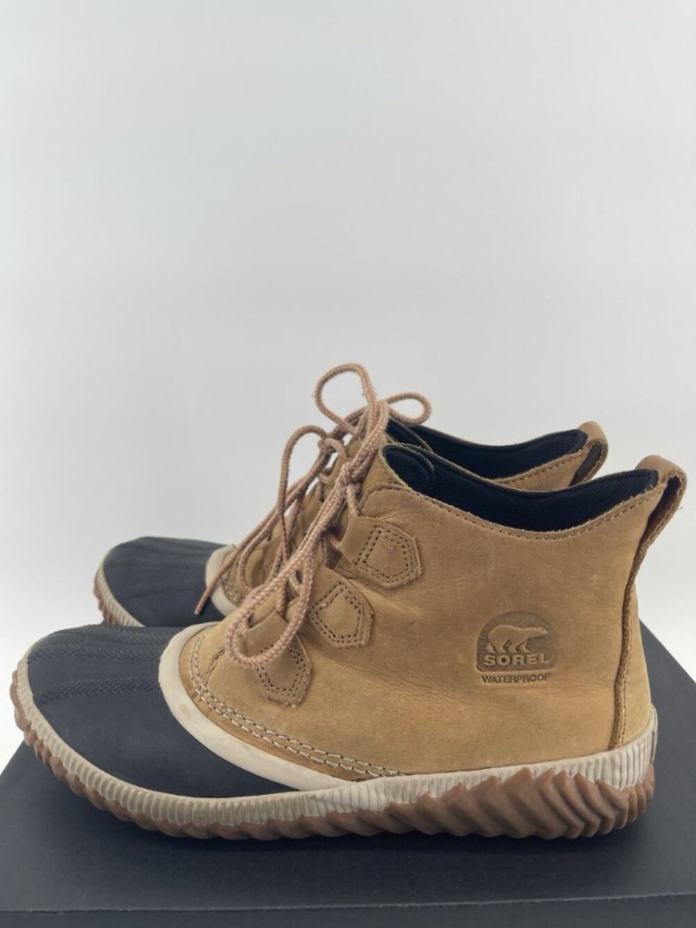Sorel Out N About Plus Waterproof Boots -Womens 10 Duck Elk Tan Black Leather - Picture 2 of 8
